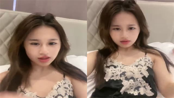 饥渴人妻掰开嫩穴求欢,老公狂插骚逼高潮不断